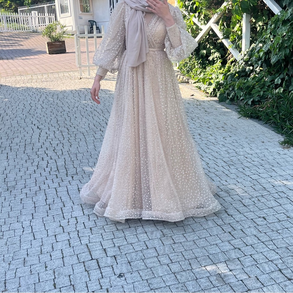 Modest Evening Dress. Wedding guest gown. Hijab Bridesmaid Dress. Arab Wedding